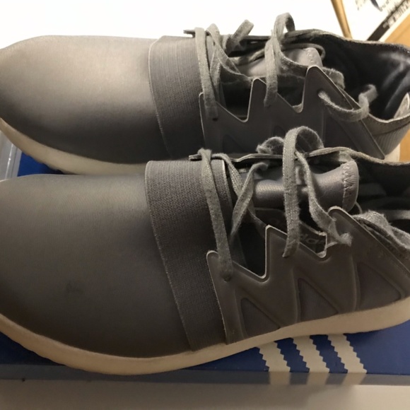 Adidas Tubular - Picture 2 of 6